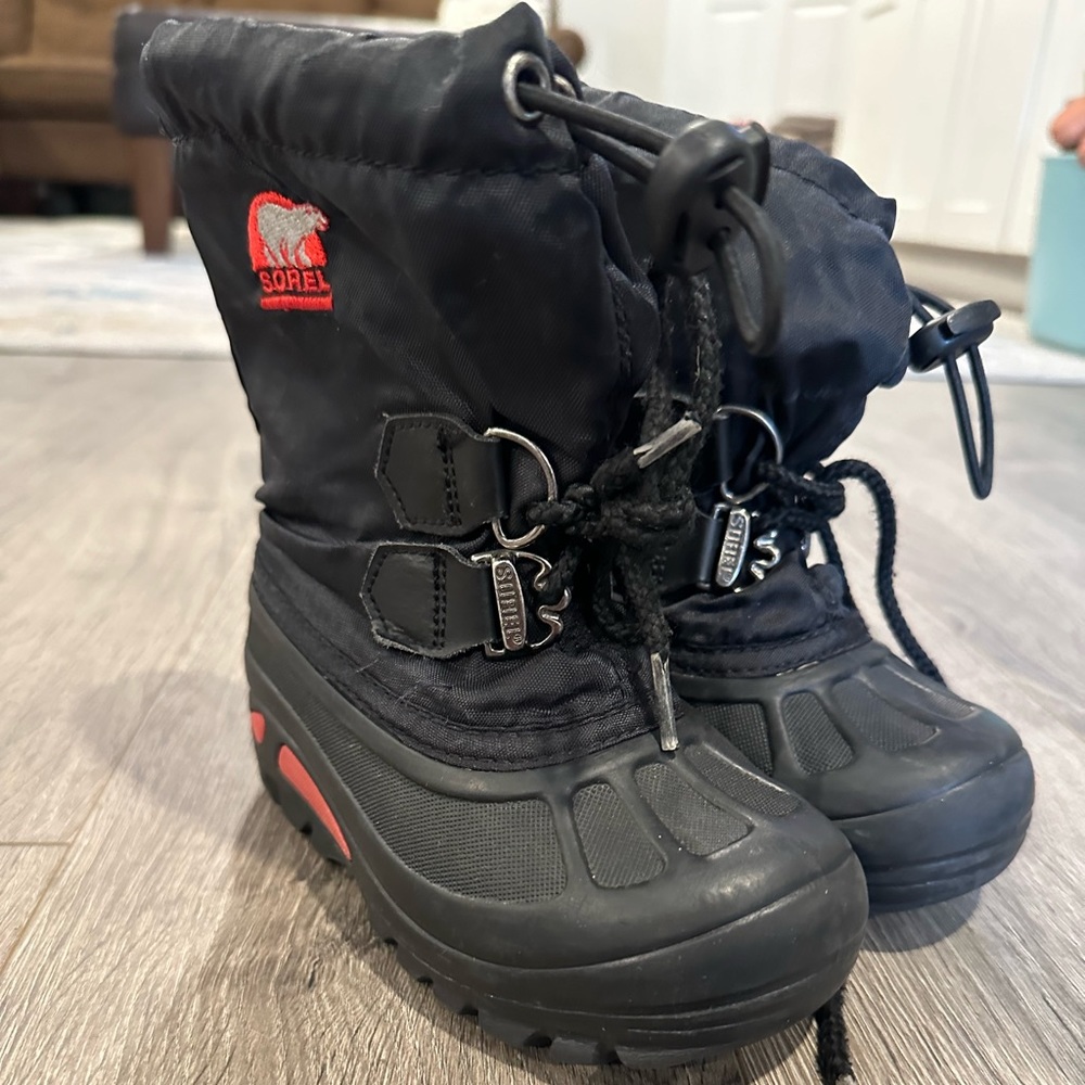 Sorel Kids winter boots Size 9